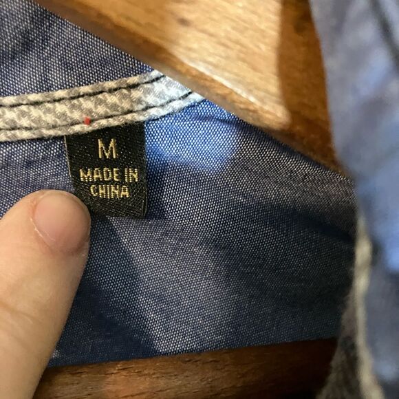 Dukes Bark flannel shirt, pearl type snaps, excellent condition, size medium - Picture 3 of 5